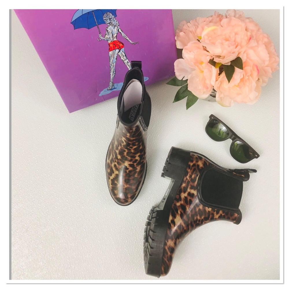 Jeffrey Campbell Cloudy Chelsea Rain Boot animal - Picture 4 of 8